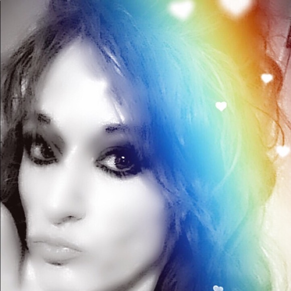 Moving sale! Any item 💚💚  3 for 10$ or 5 for 18$ - Picture 7 of 7